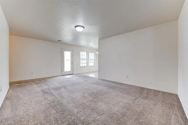 Photo 6 — 8501 Durland Way, Oklahoma City, OK 73114