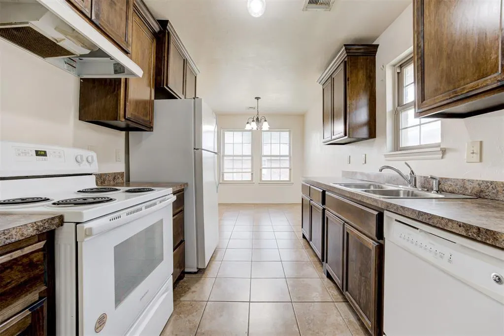 Photo 12 — 8501 Durland Way, Oklahoma City, OK 73114