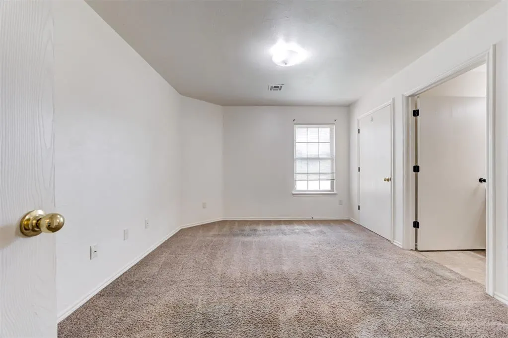 Photo 13 — 8501 Durland Way, Oklahoma City, OK 73114