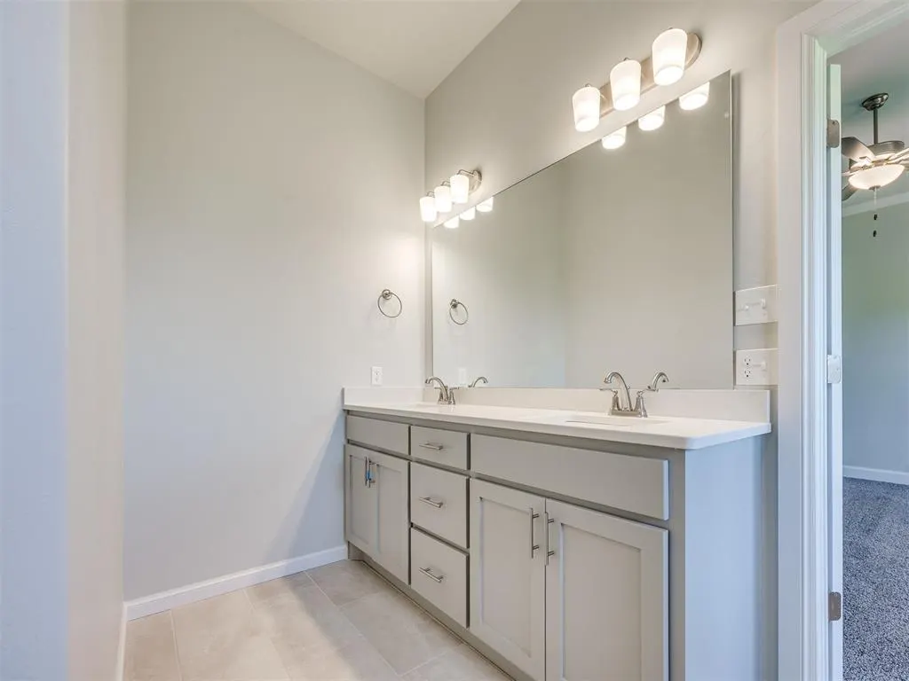 Photo 16 — 7608 Three Woods Lane, Yukon, OK 73099