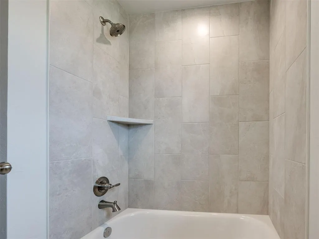 Photo 38 — 7608 Three Woods Lane, Yukon, OK 73099