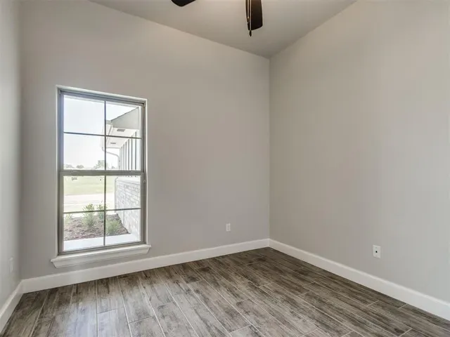 Photo 8 — 9416 NW 75th Street, Yukon, OK 73099