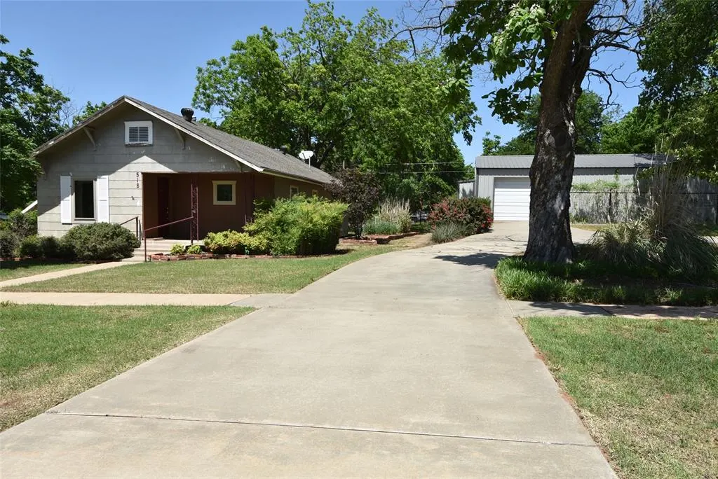 Front exterior — 518 W Main Street, Maud, OK 74854