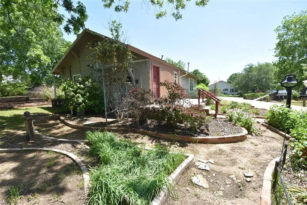 Photo 6 — 518 W Main Street, Maud, OK 74854