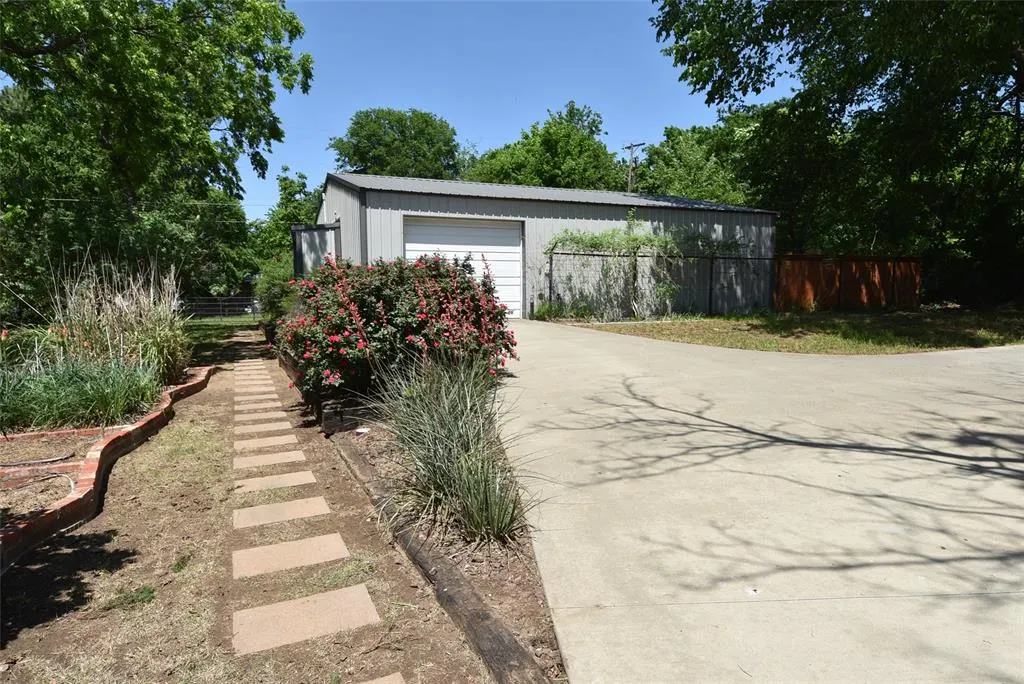 Photo 8 — 518 W Main Street, Maud, OK 74854