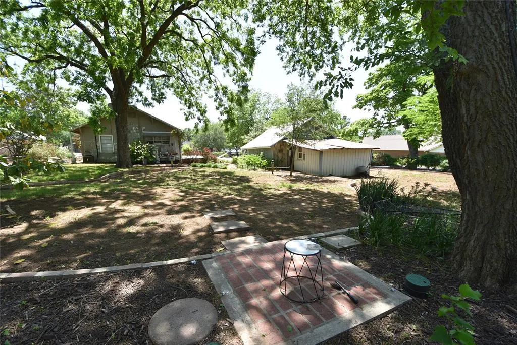 Photo 14 — 518 W Main Street, Maud, OK 74854