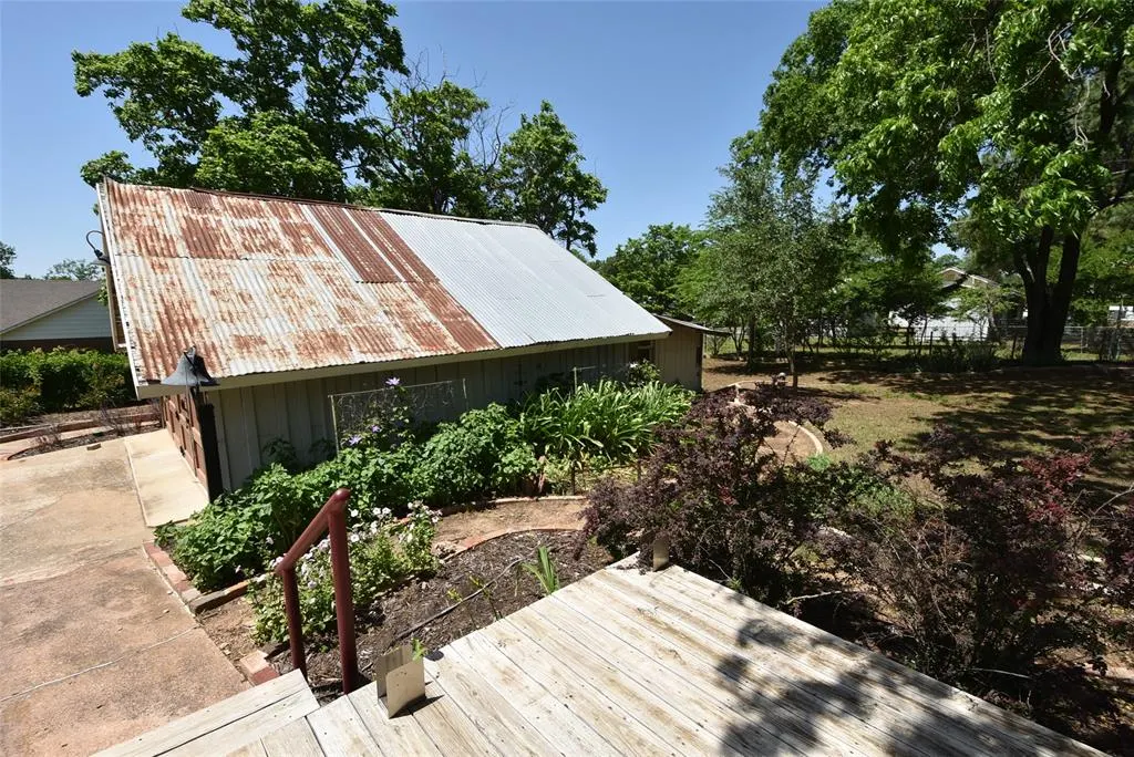 Photo 16 — 518 W Main Street, Maud, OK 74854