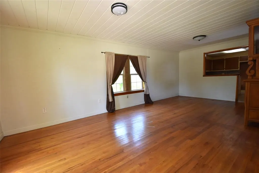 Photo 19 — 518 W Main Street, Maud, OK 74854