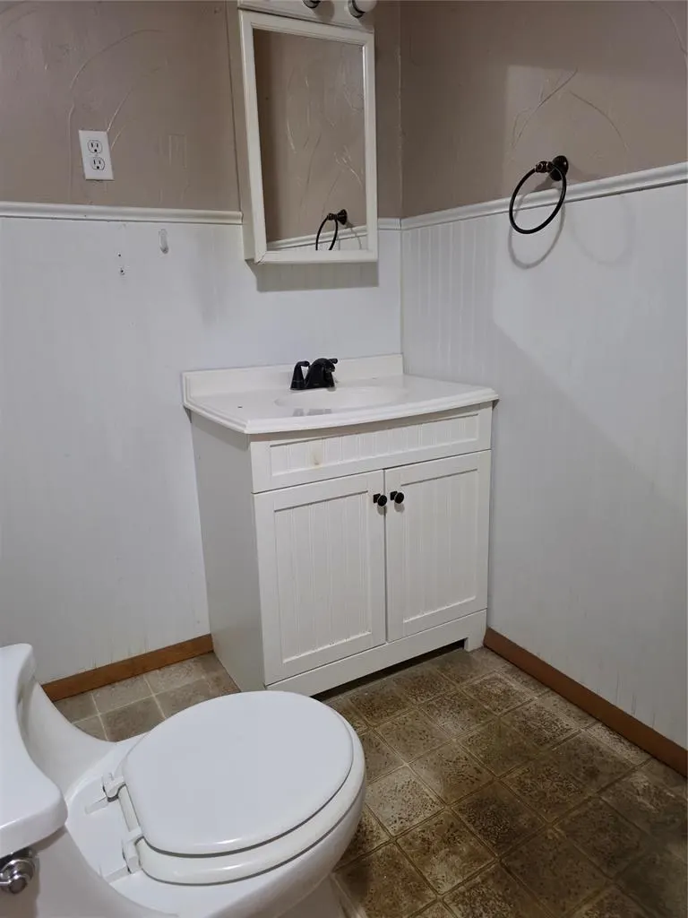 Photo 32 — 518 W Main Street, Maud, OK 74854