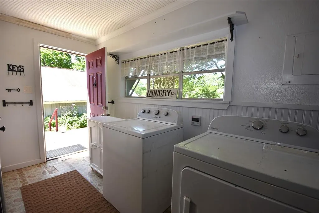 Photo 34 — 518 W Main Street, Maud, OK 74854