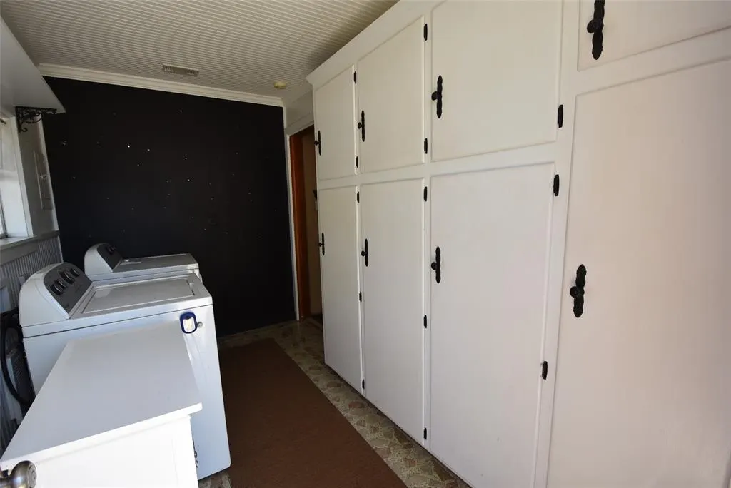Photo 35 — 518 W Main Street, Maud, OK 74854