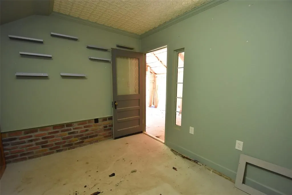 Photo 38 — 518 W Main Street, Maud, OK 74854
