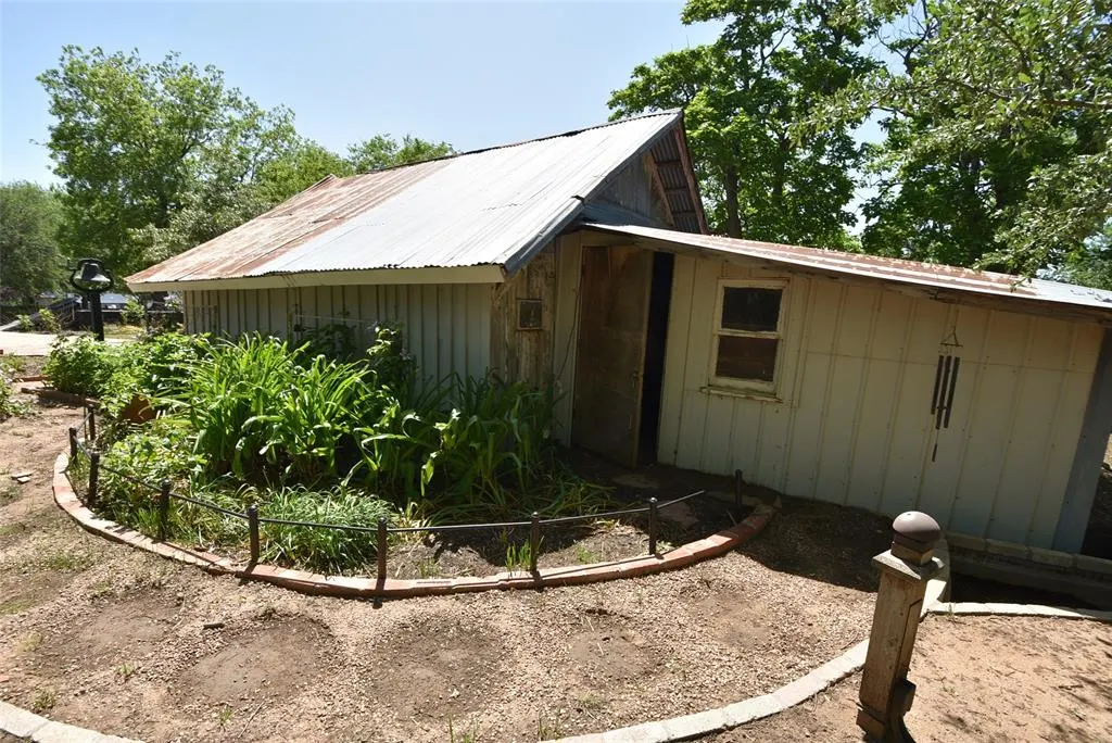 Photo 41 — 518 W Main Street, Maud, OK 74854
