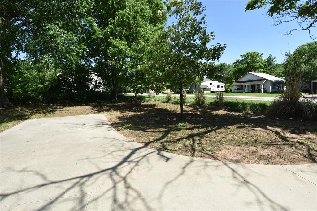 Photo 49 — 518 W Main Street, Maud, OK 74854