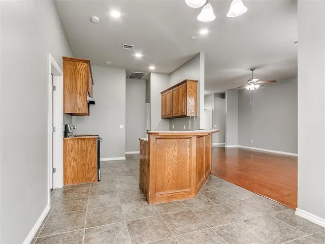 Photo 5 — 1005 NE 32nd Street, Moore, OK 73160
