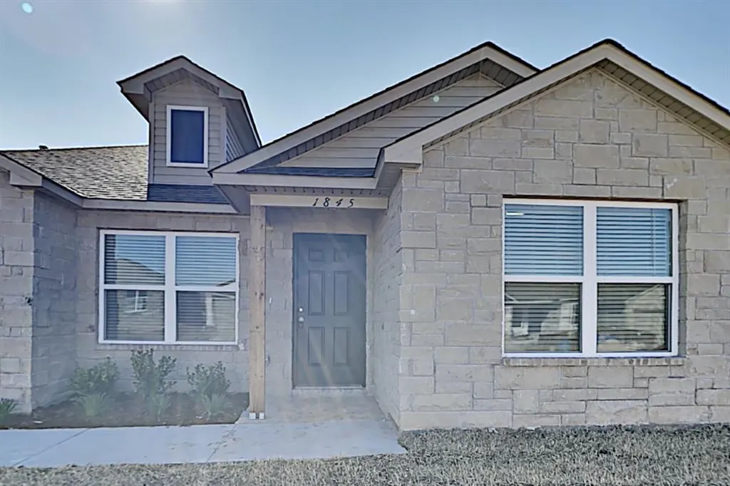 Photo 2 — 1845 Jack Rabbit Lane, El Reno, OK 73036