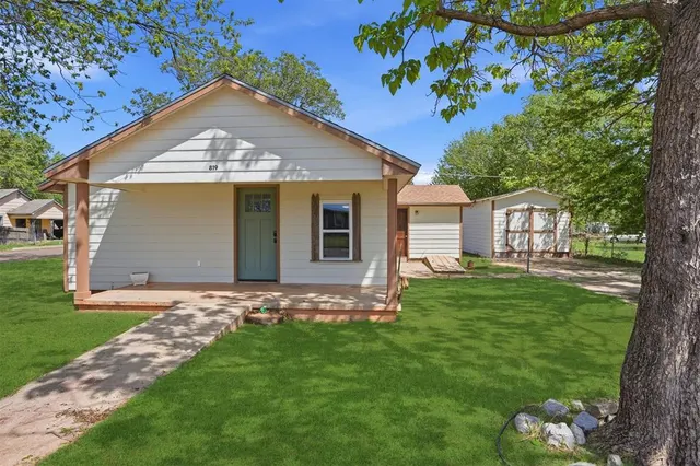 Photo 3 — 819 W 9th Street, Elk City, OK 73644