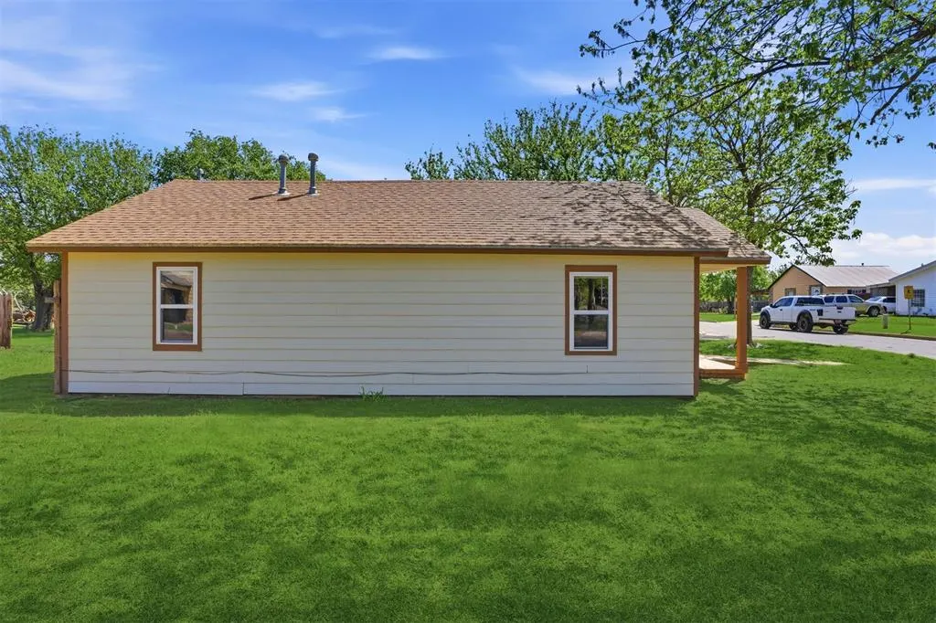 Photo 33 — 819 W 9th Street, Elk City, OK 73644