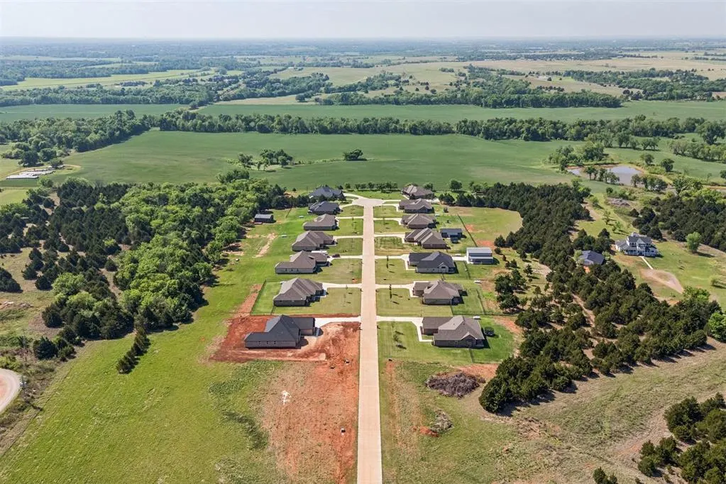 Photo 2 — 9489 Regado Court, Guthrie, OK 73044