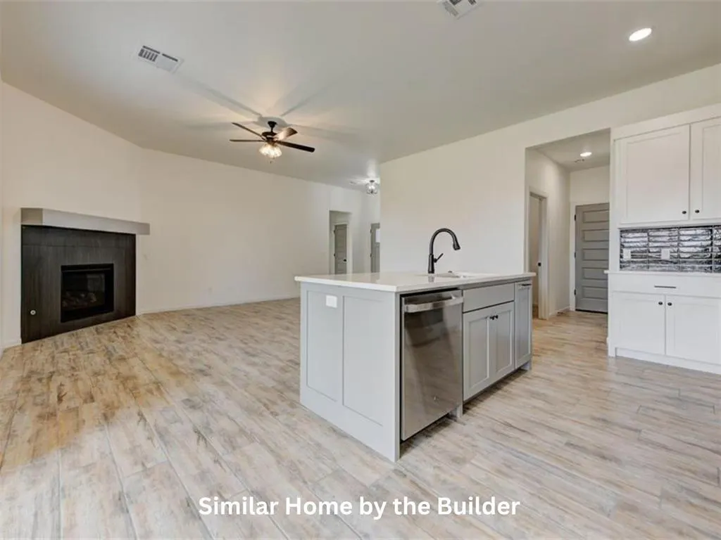 Photo 14 — 1952 W Flintlock Way, Mustang, OK 73064