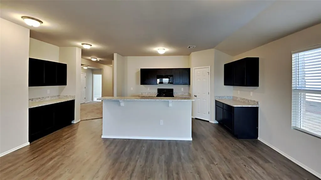 Photo 5 — 11748 NW 99th Terrace, Yukon, OK 73099