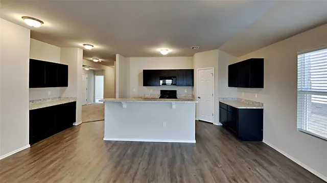 Photo 5 — 11748 NW 99th Terrace, Yukon, OK 73099