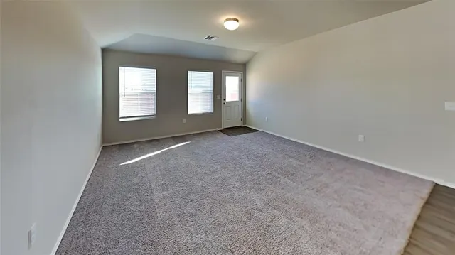 Photo 7 — 11748 NW 99th Terrace, Yukon, OK 73099