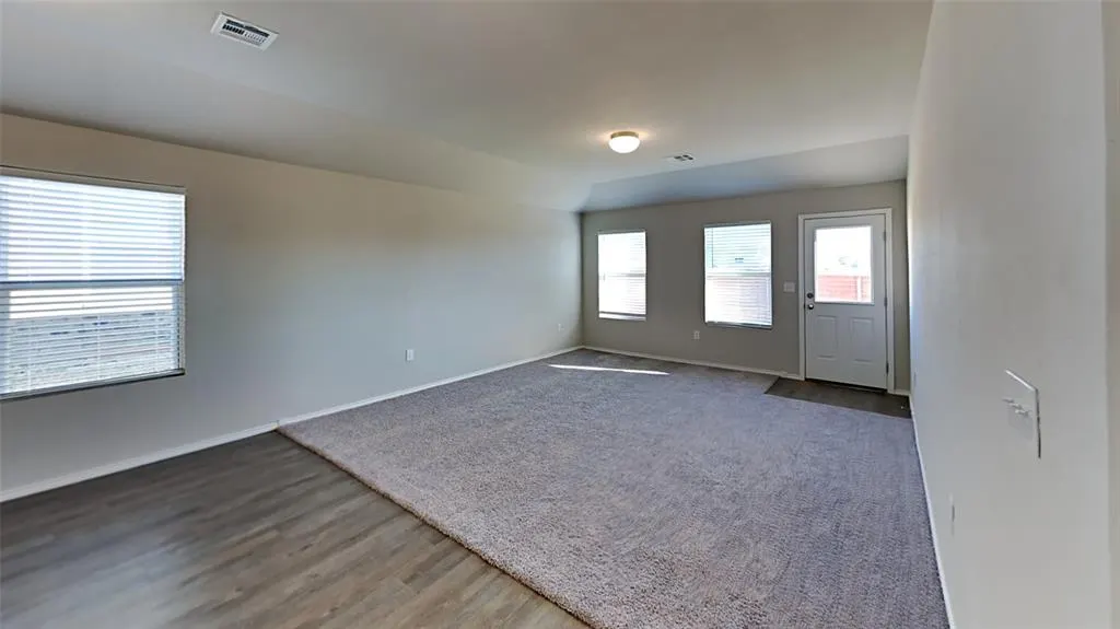 Photo 8 — 11748 NW 99th Terrace, Yukon, OK 73099