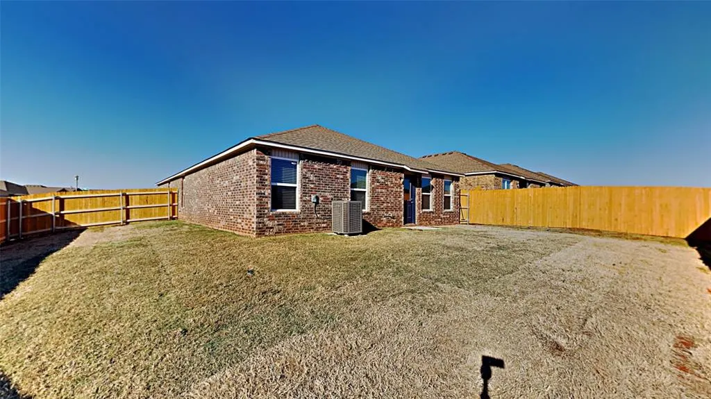 Photo 21 — 11748 NW 99th Terrace, Yukon, OK 73099