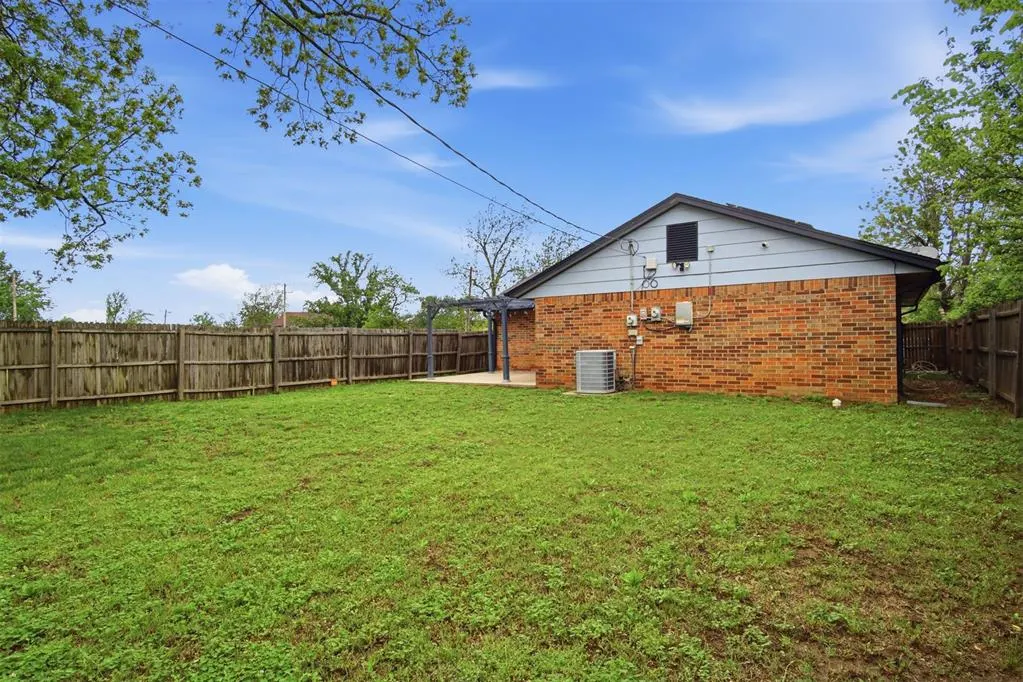 Photo 19 — 707 W 7th Street, Shawnee, OK 74801