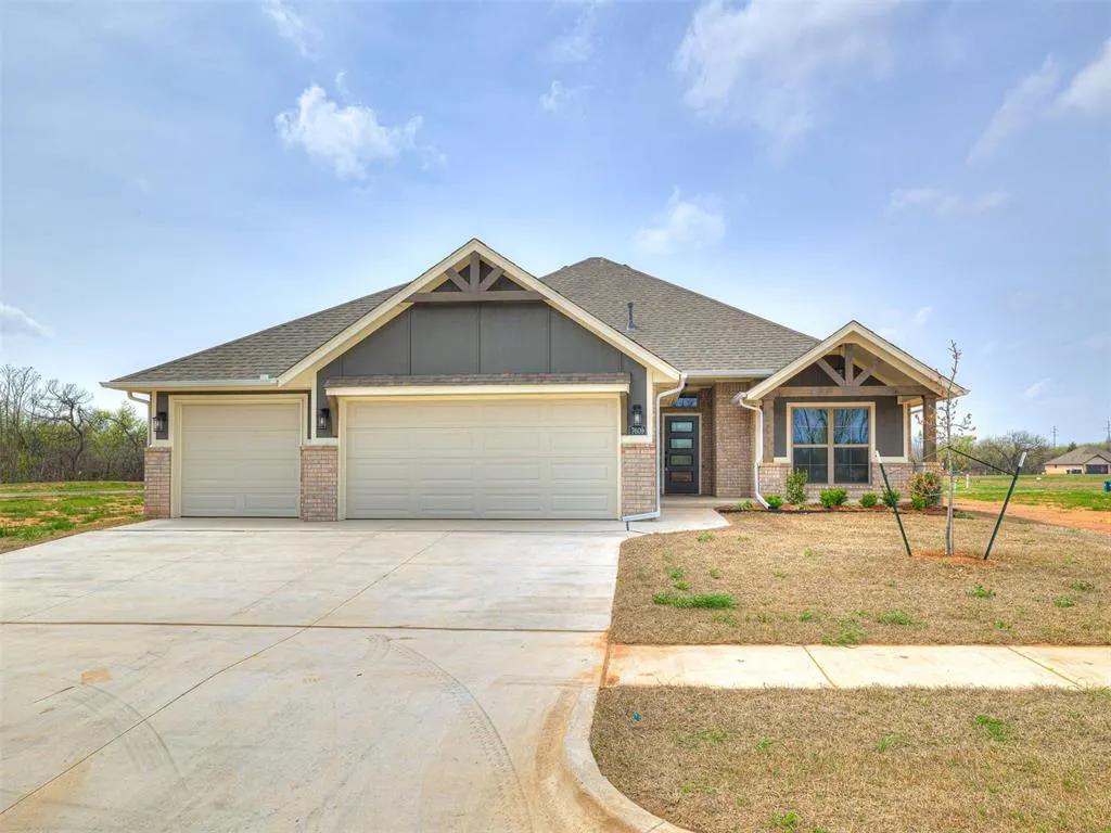 Photo 3 — 7609 Three Woods Lane, Yukon, OK 73099