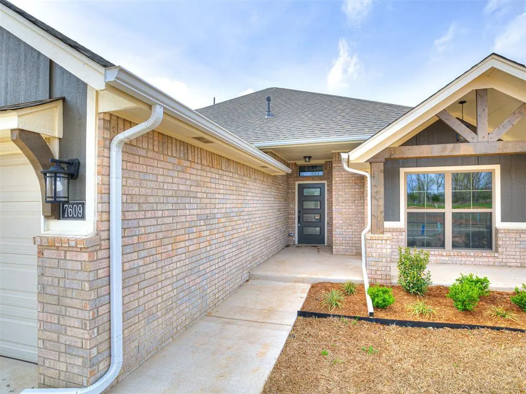 Photo 6 — 7609 Three Woods Lane, Yukon, OK 73099