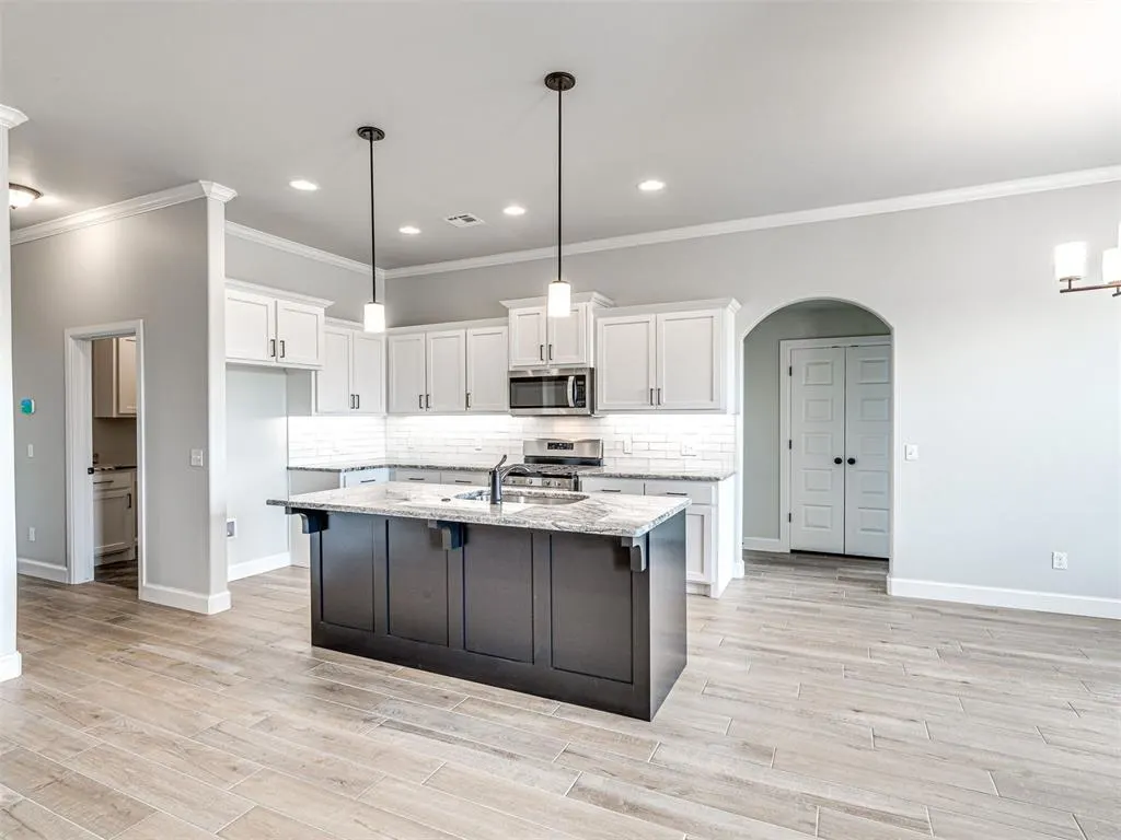 Photo 19 — 7609 Three Woods Lane, Yukon, OK 73099
