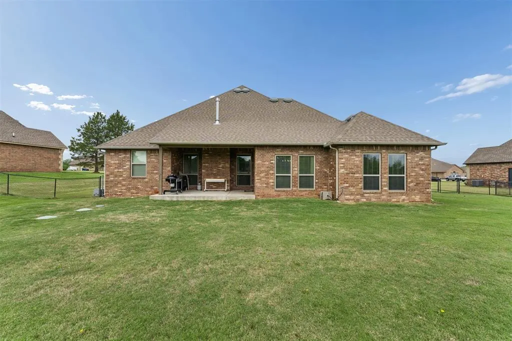 Photo 44 — 752 Sterling Drive, Choctaw, OK 73020