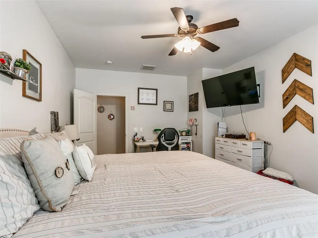 Photo 15 — 13102 S Midwest Boulevard, Edmond, OK 73034