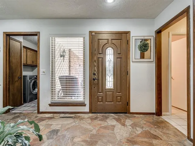 Photo 6 — 225 SE 27th Street, Moore, OK 73160