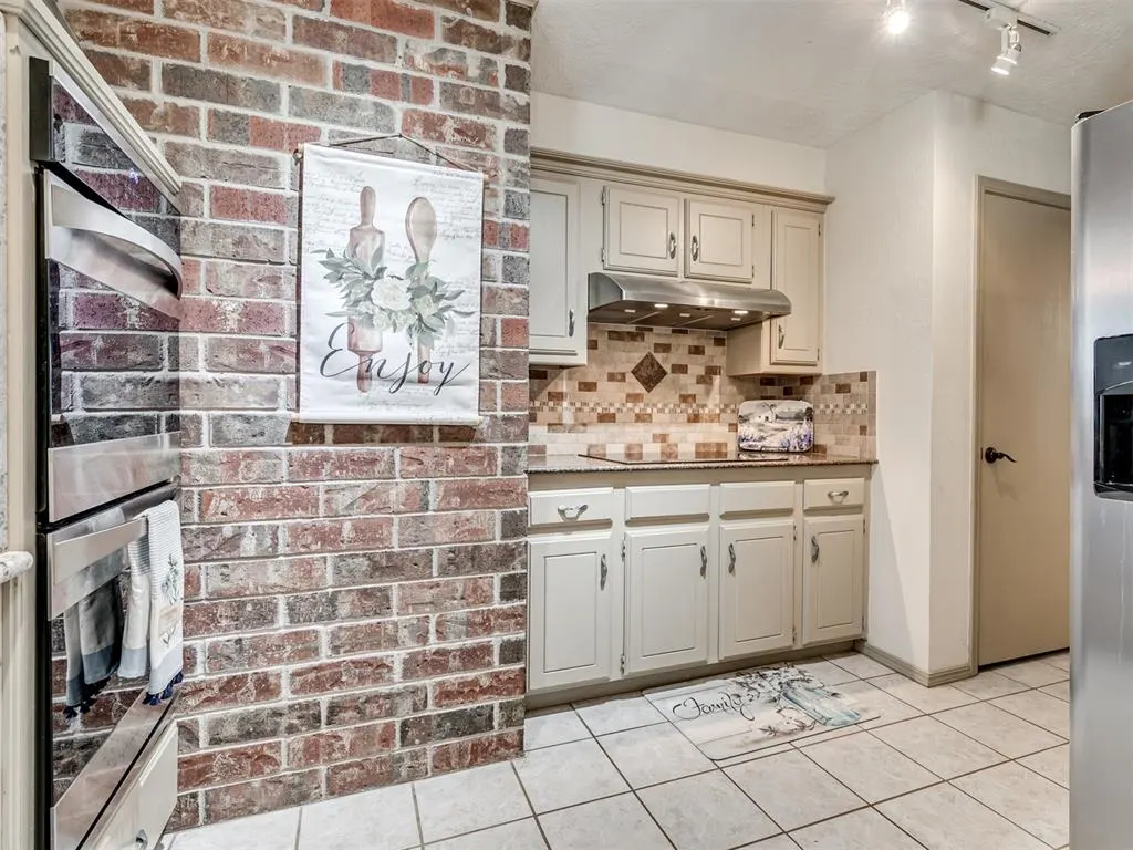 Photo 16 — 225 SE 27th Street, Moore, OK 73160