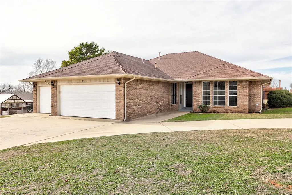 Photo 3 — 517 Bob White Drive, Purcell, OK 73080