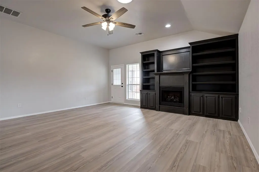 Photo 8 — 517 Bob White Drive, Purcell, OK 73080