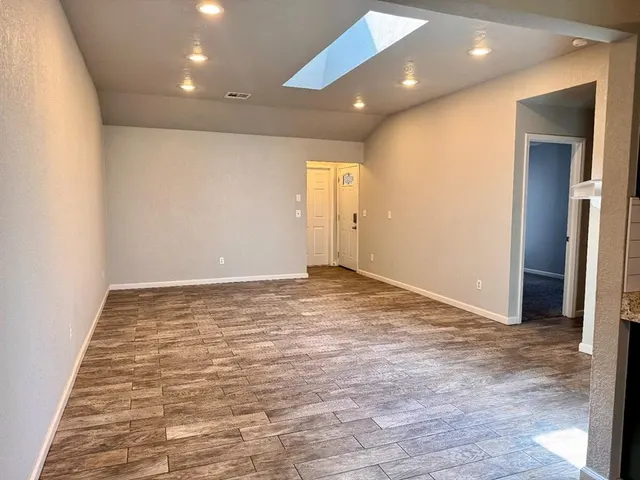 Photo 5 — 11402 N Lincoln Boulevard, Oklahoma City, OK 73114