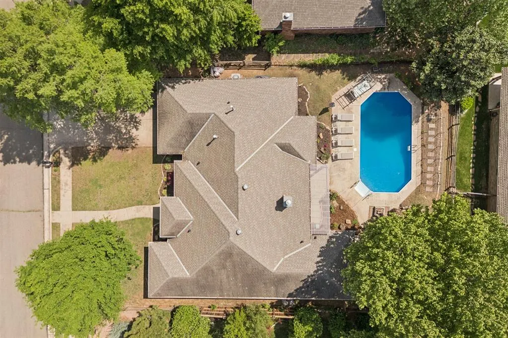 Front exterior — 3909 Low Meadow, Edmond, OK 73003