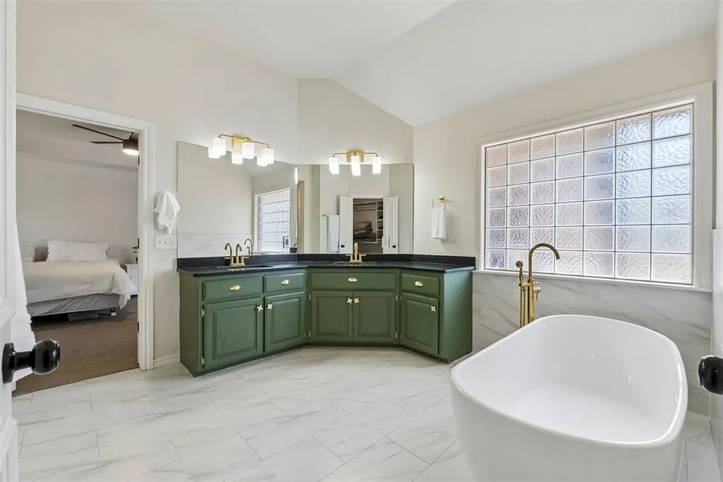 Photo 18 — 3909 Low Meadow, Edmond, OK 73003