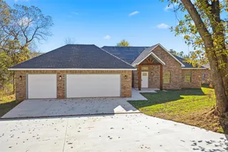 Sold home at 12414 Oak Alley