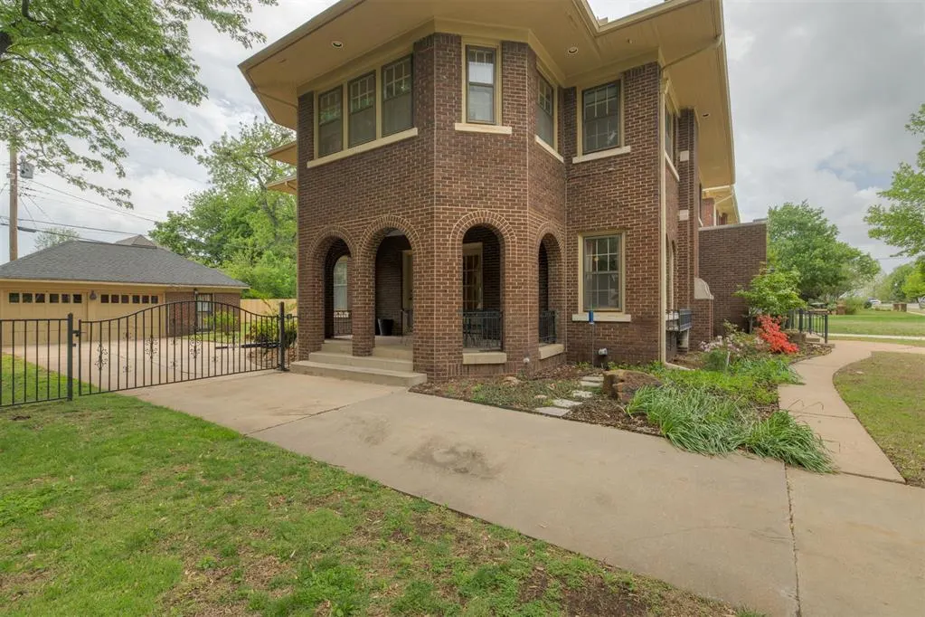 Photo 2 — 714 NE 18th Street, Oklahoma City, OK 73105