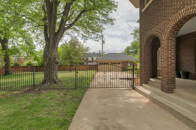 Photo 3 — 714 NE 18th Street, Oklahoma City, OK 73105