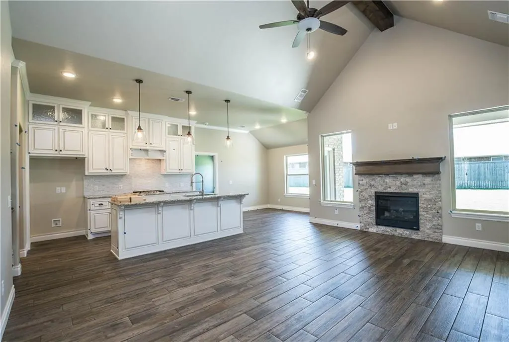 Photo 5 — 2609 Foxglove Lane, Edmond, OK 73013