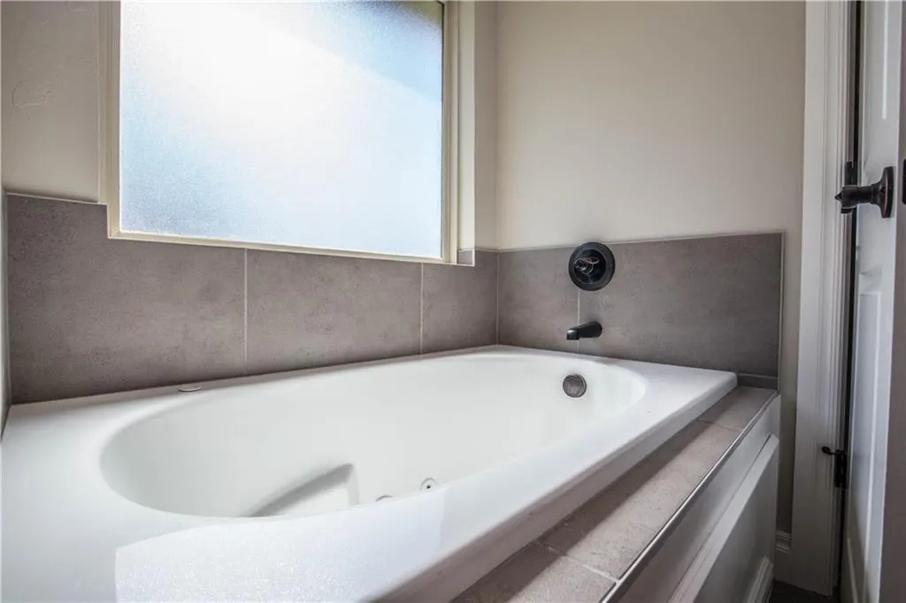 Photo 12 — 2609 Foxglove Lane, Edmond, OK 73013