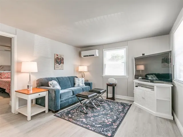 Photo 3 — 203 E Brooks Avenue 1, Norman, OK 73069