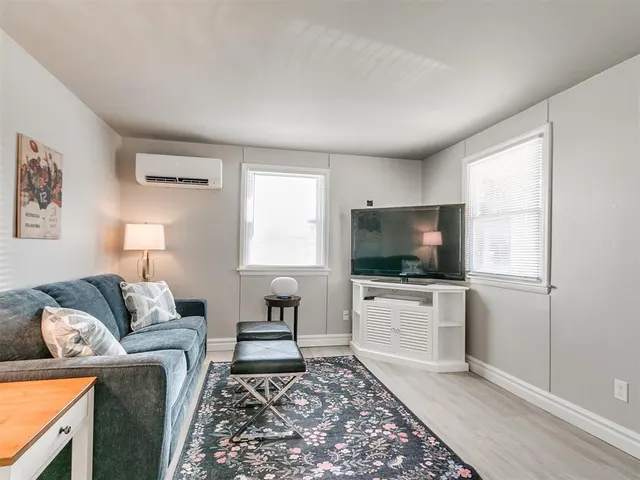 Photo 4 — 203 E Brooks Avenue 1, Norman, OK 73069