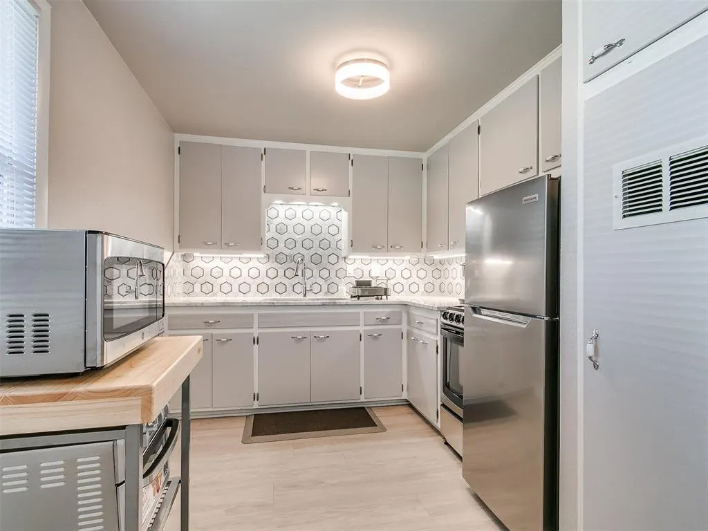 Photo 12 — 203 E Brooks Avenue 1, Norman, OK 73069